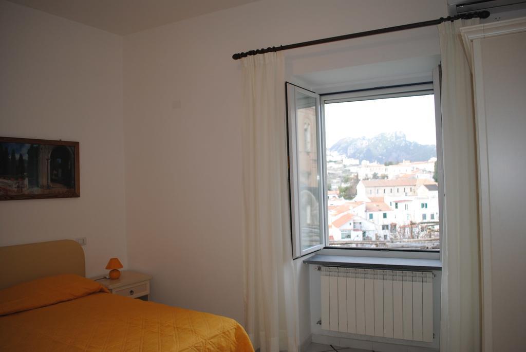 Deluxe Room (2 Adults + 1 Child)